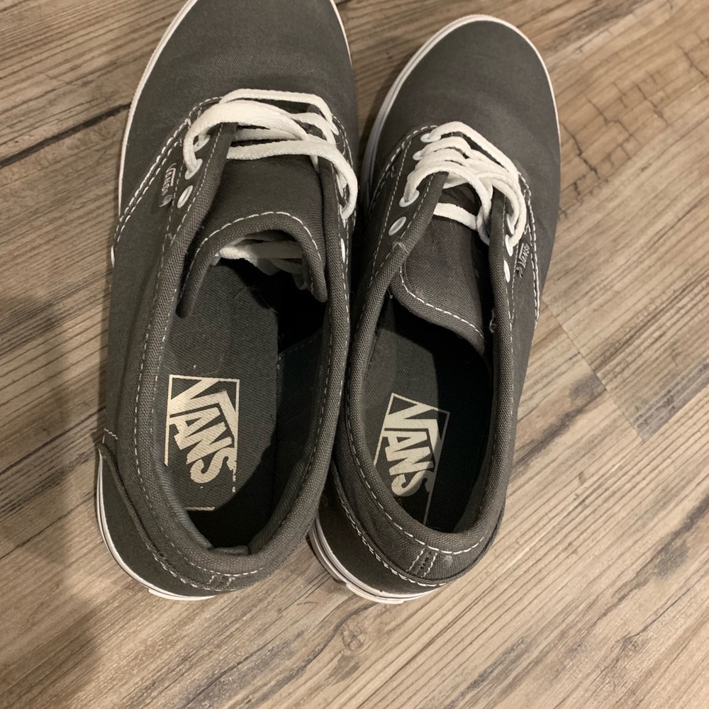 Vans - Picture 4 of 5